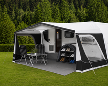 Campingförvaring med hyllor och väska